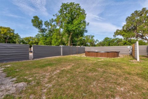 House in Eustis, Florida 3 bedrooms, 135.27 sq.m. № 2111391 - photo 14