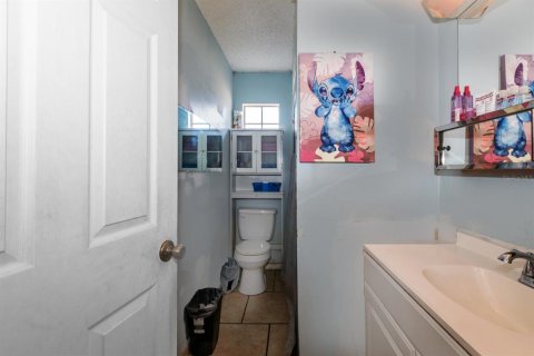 House in Eustis, Florida 3 bedrooms, 135.27 sq.m. № 2111391 - photo 11