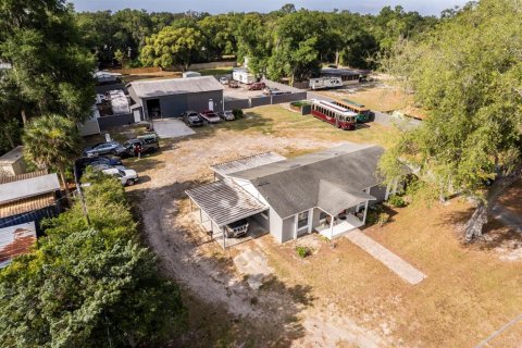 House in Eustis, Florida 3 bedrooms, 135.27 sq.m. № 2111391 - photo 2