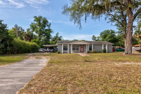 House in Eustis, Florida 3 bedrooms, 135.27 sq.m. № 2111391