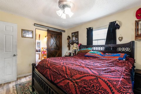 House in Eustis, Florida 3 bedrooms, 135.27 sq.m. № 2111391 - photo 8
