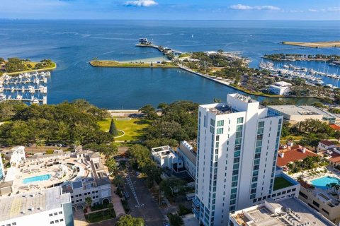 Condominio en Saint Petersburg, Florida, 3 dormitorios № 2117680