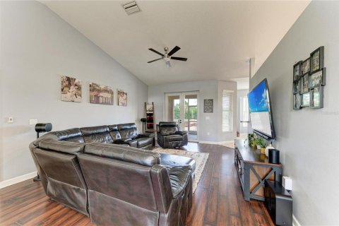 House in Parrish, Florida 3 bedrooms, 181.44 sq.m. № 2208442 - photo 9