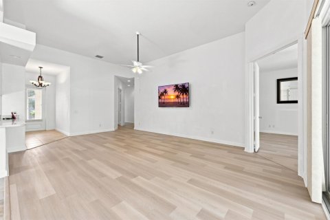 Villa ou maison à vendre à Port St. Lucie, Floride: 3 chambres, 185.8 m2 № 2319521 - photo 18