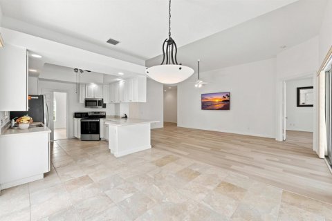 Villa ou maison à vendre à Port St. Lucie, Floride: 3 chambres, 185.8 m2 № 2319521 - photo 23