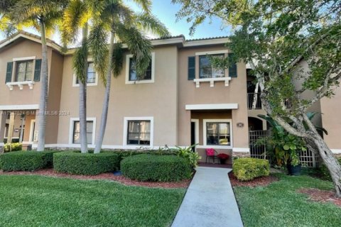 Condominio en venta en Cutler Bay, Florida, 2 dormitorios, 105.91 m2 № 1958073 - foto 3