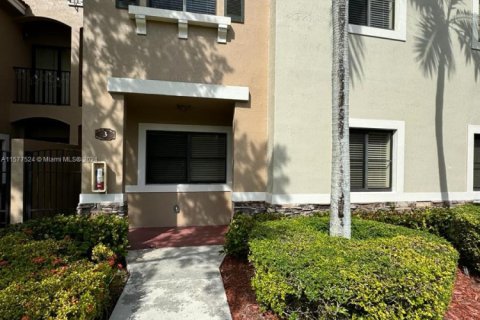 Condominio en venta en Cutler Bay, Florida, 2 dormitorios, 105.91 m2 № 1958073 - foto 2
