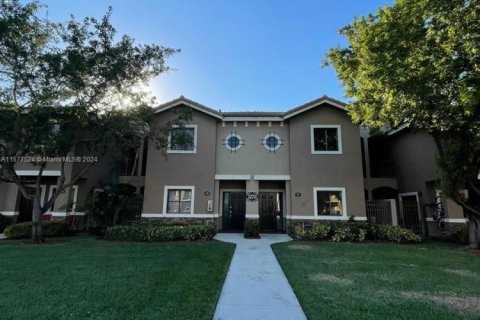 Condominio en venta en Cutler Bay, Florida, 2 dormitorios, 105.91 m2 № 1958073 - foto 4