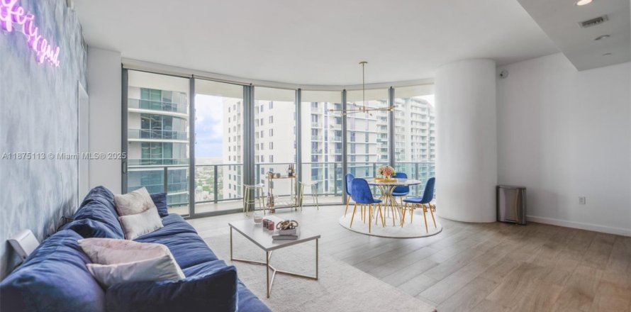 Condo à Miami, Floride, 3 chambres  № 1928970