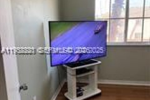 Condo in Homestead, Florida, 3 bedrooms  № 2020704 - photo 21