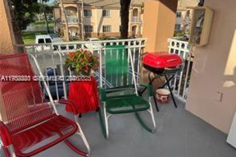 Condo in Homestead, Florida, 3 bedrooms  № 2020704 - photo 24