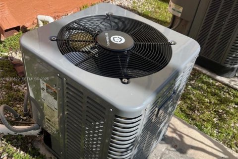 Купить кондоминиум в Майами, Флорида 2 спальни, 91.97м2, № 2013815 - фото 5