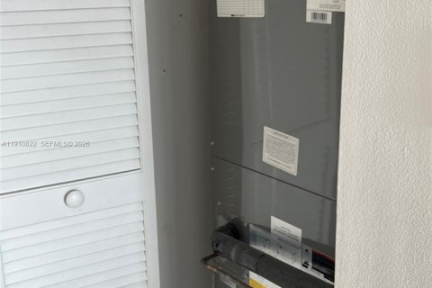 Купить кондоминиум в Майами, Флорида 2 спальни, 91.97м2, № 2013815 - фото 8