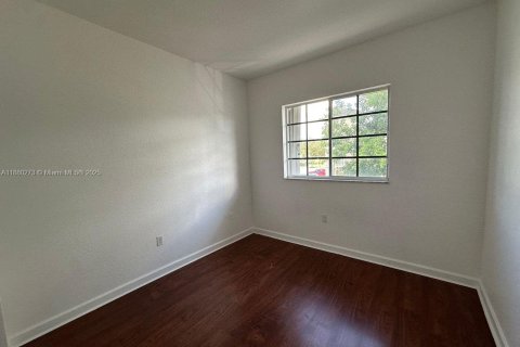 Снять в аренду кондоминиум в Хомстед, Флорида 3 спальни, 110.93м2, № 1982820 - фото 17