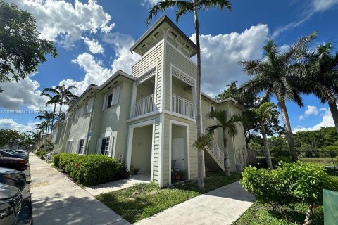 Снять в аренду кондоминиум в Хомстед, Флорида 3 спальни, 110.93м2, № 1982820 - фото 1