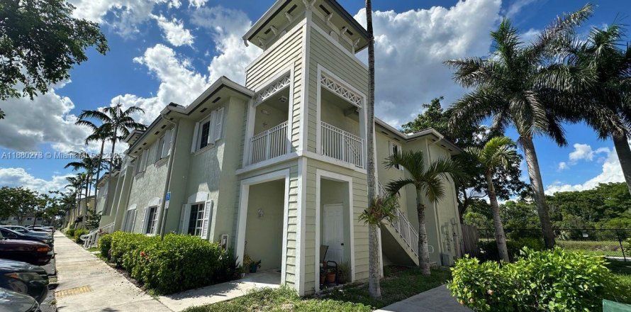 Кондоминиум с 3 спальнями в Хомстед, Флорида № 1982820