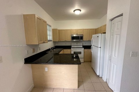 Снять в аренду кондоминиум в Хомстед, Флорида 3 спальни, 110.93м2, № 1982820 - фото 7