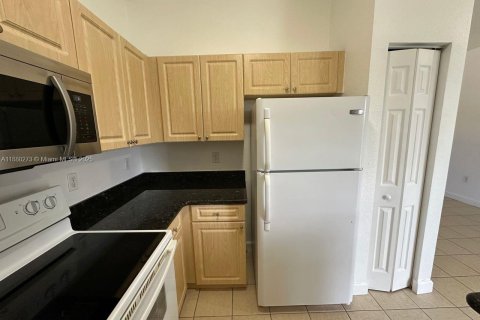 Снять в аренду кондоминиум в Хомстед, Флорида 3 спальни, 110.93м2, № 1982820 - фото 9