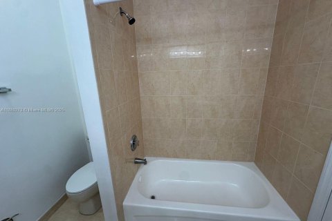 Снять в аренду кондоминиум в Хомстед, Флорида 3 спальни, 110.93м2, № 1982820 - фото 15