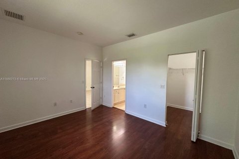 Снять в аренду кондоминиум в Хомстед, Флорида 3 спальни, 110.93м2, № 1982820 - фото 12