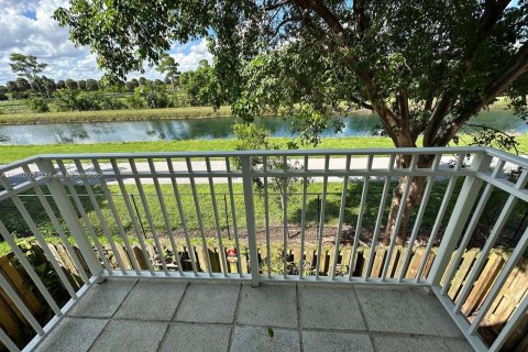 Снять в аренду кондоминиум в Хомстед, Флорида 3 спальни, 110.93м2, № 1982820 - фото 25