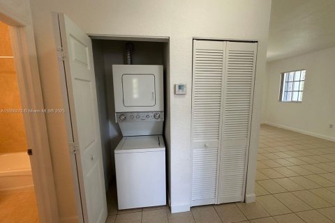 Снять в аренду кондоминиум в Хомстед, Флорида 3 спальни, 110.93м2, № 1982820 - фото 20