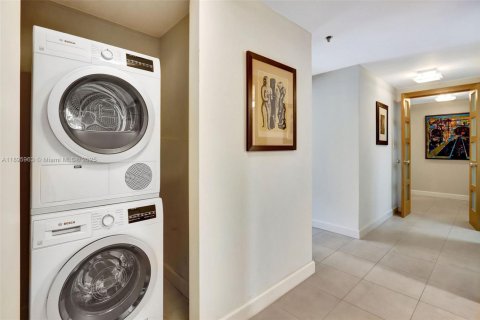 Condo in Key Biscayne, Florida, 2 bedrooms  № 1967800 - photo 14