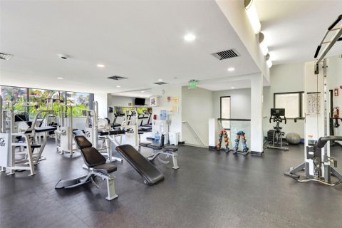 Condo in Key Biscayne, Florida, 2 bedrooms  № 1967800 - photo 23