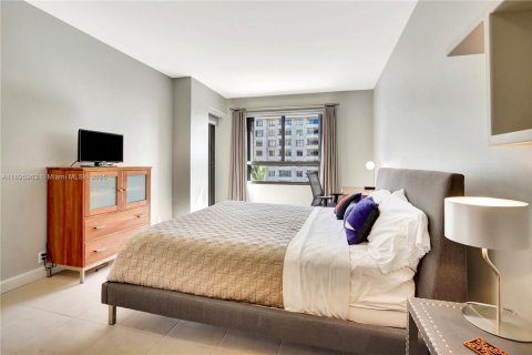 Condo in Key Biscayne, Florida, 2 bedrooms  № 1967800 - photo 19