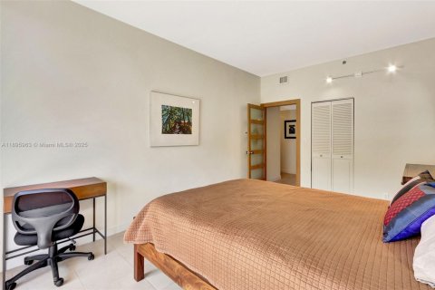 Condo in Key Biscayne, Florida, 2 bedrooms  № 1967800 - photo 17