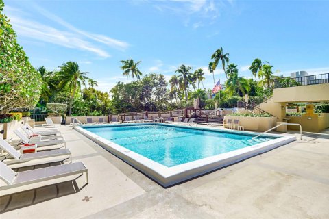 Condo in Key Biscayne, Florida, 2 bedrooms  № 1967800 - photo 24