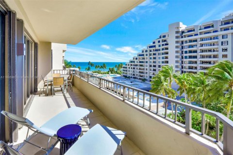 Condo in Key Biscayne, Florida, 2 bedrooms  № 1967800 - photo 1