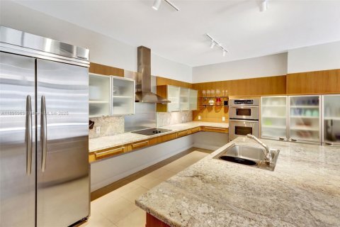 Condo in Key Biscayne, Florida, 2 bedrooms  № 1967800 - photo 6