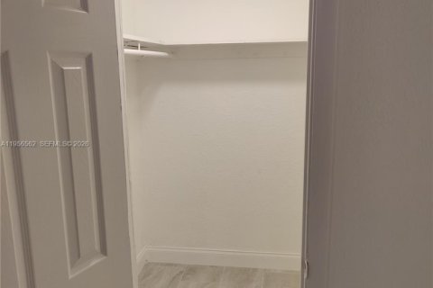 Casa en alquiler en Fort Lauderdale, Florida, 2 dormitorios, 102.19 m2 № 2010441 - foto 12