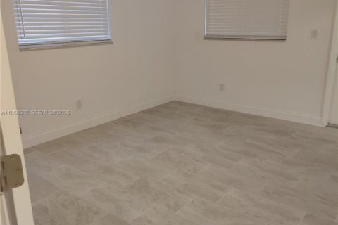 Casa en alquiler en Fort Lauderdale, Florida, 2 dormitorios, 102.19 m2 № 2010441 - foto 11