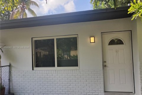 Casa en alquiler en Fort Lauderdale, Florida, 2 dormitorios, 102.19 m2 № 2010441 - foto 18