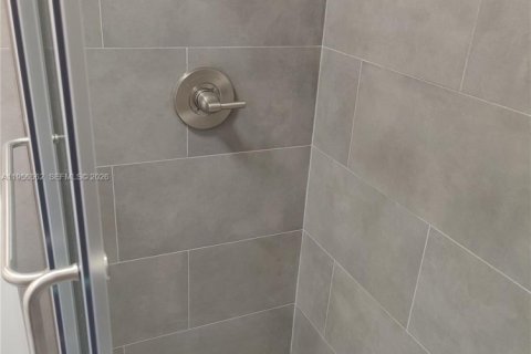 Casa en alquiler en Fort Lauderdale, Florida, 2 dormitorios, 102.19 m2 № 2010441 - foto 4