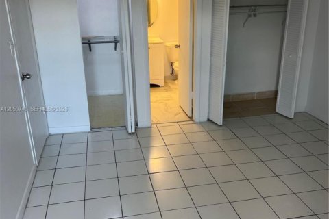 Condo in Miami, Florida, 2 bedrooms  № 2168078 - photo 17