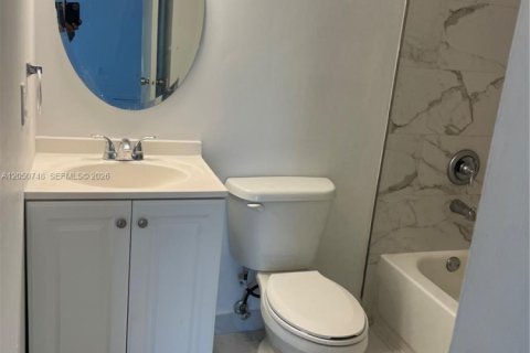 Condo in Miami, Florida, 2 bedrooms  № 2168078 - photo 15