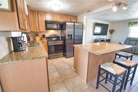 House in Englewood, Florida 2 bedrooms, 79.15 sq.m. № 1898820 - photo 6
