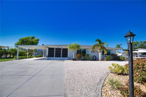 House in Englewood, Florida 2 bedrooms, 79.15 sq.m. № 1898820 - photo 1