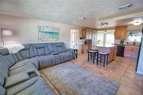 House in Englewood, Florida 2 bedrooms, 79.15 sq.m. № 1898820 - photo 3
