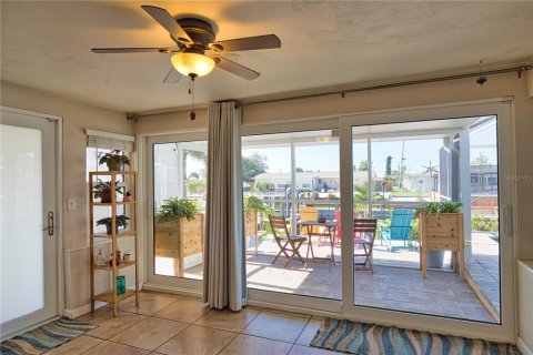 House in Englewood, Florida 2 bedrooms, 79.15 sq.m. № 1898820 - photo 8