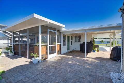 House in Englewood, Florida 2 bedrooms, 79.15 sq.m. № 1898820 - photo 21