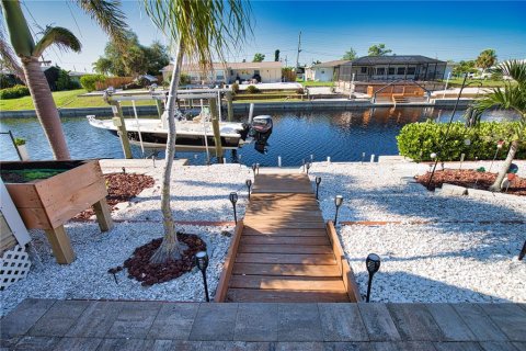House in Englewood, Florida 2 bedrooms, 79.15 sq.m. № 1898820 - photo 18