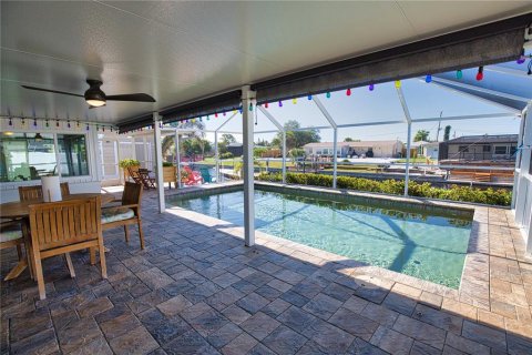 House in Englewood, Florida 2 bedrooms, 79.15 sq.m. № 1898820 - photo 12