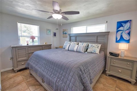 House in Englewood, Florida 2 bedrooms, 79.15 sq.m. № 1898820 - photo 11