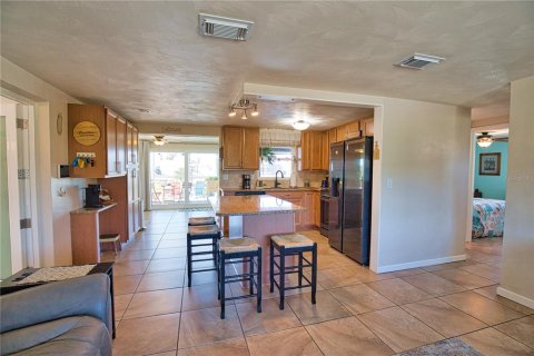 House in Englewood, Florida 2 bedrooms, 79.15 sq.m. № 1898820 - photo 5