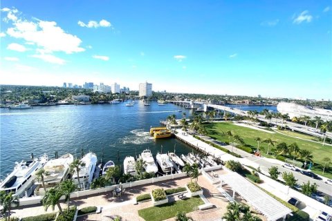Condo in Fort Lauderdale, Florida, 2 bedrooms  № 2085947 - photo 2