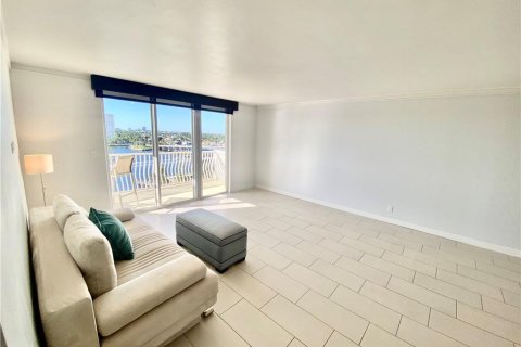 Condo in Fort Lauderdale, Florida, 2 bedrooms  № 2085947 - photo 5